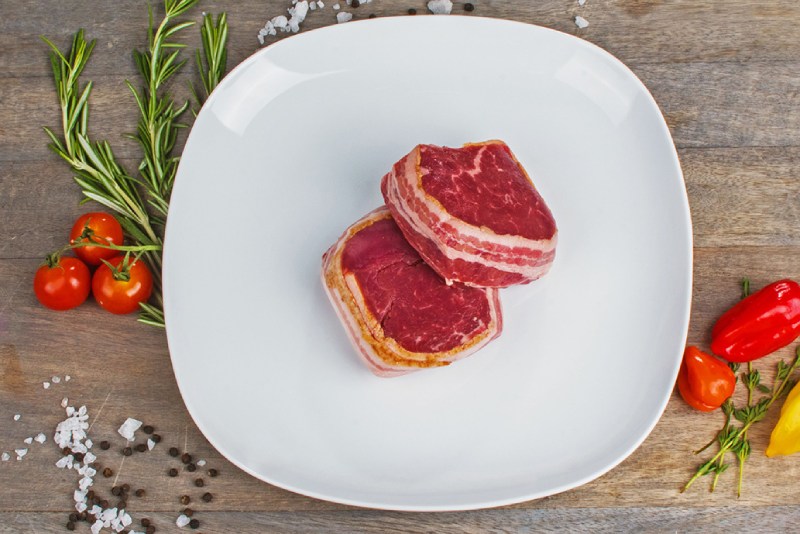bacon-wrapped-filet-steaks-raw